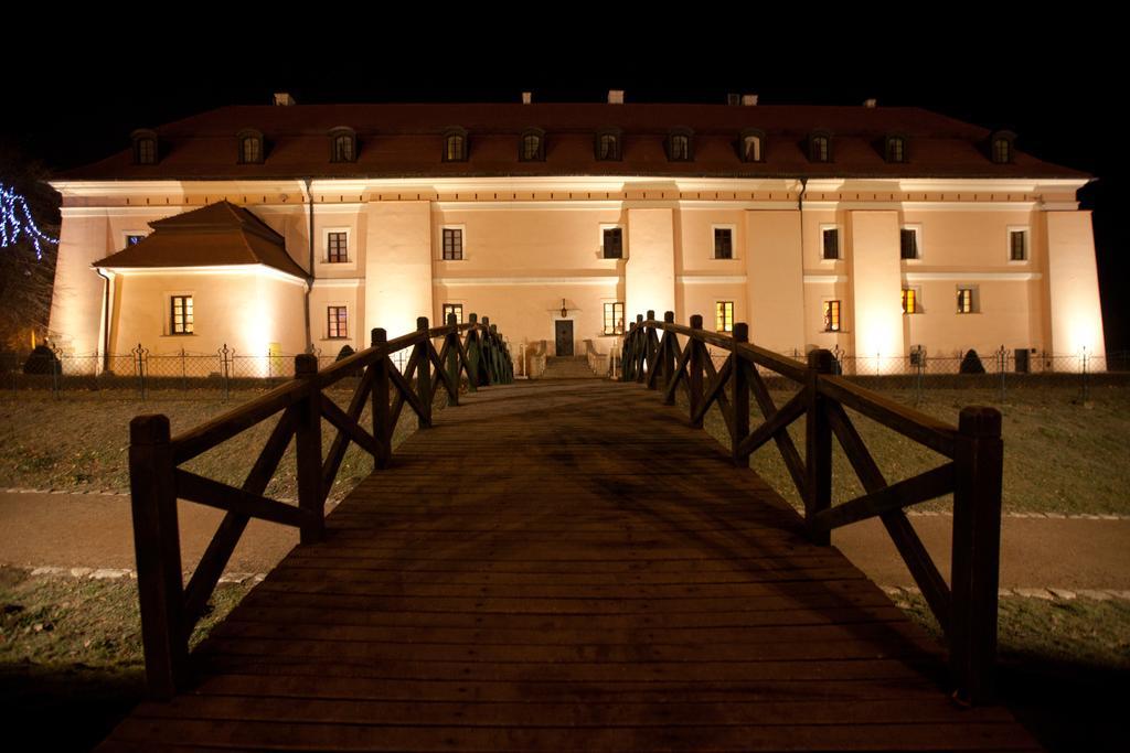 Zamek Krolewski W Niepolomicach Niepolomice Exterior photo